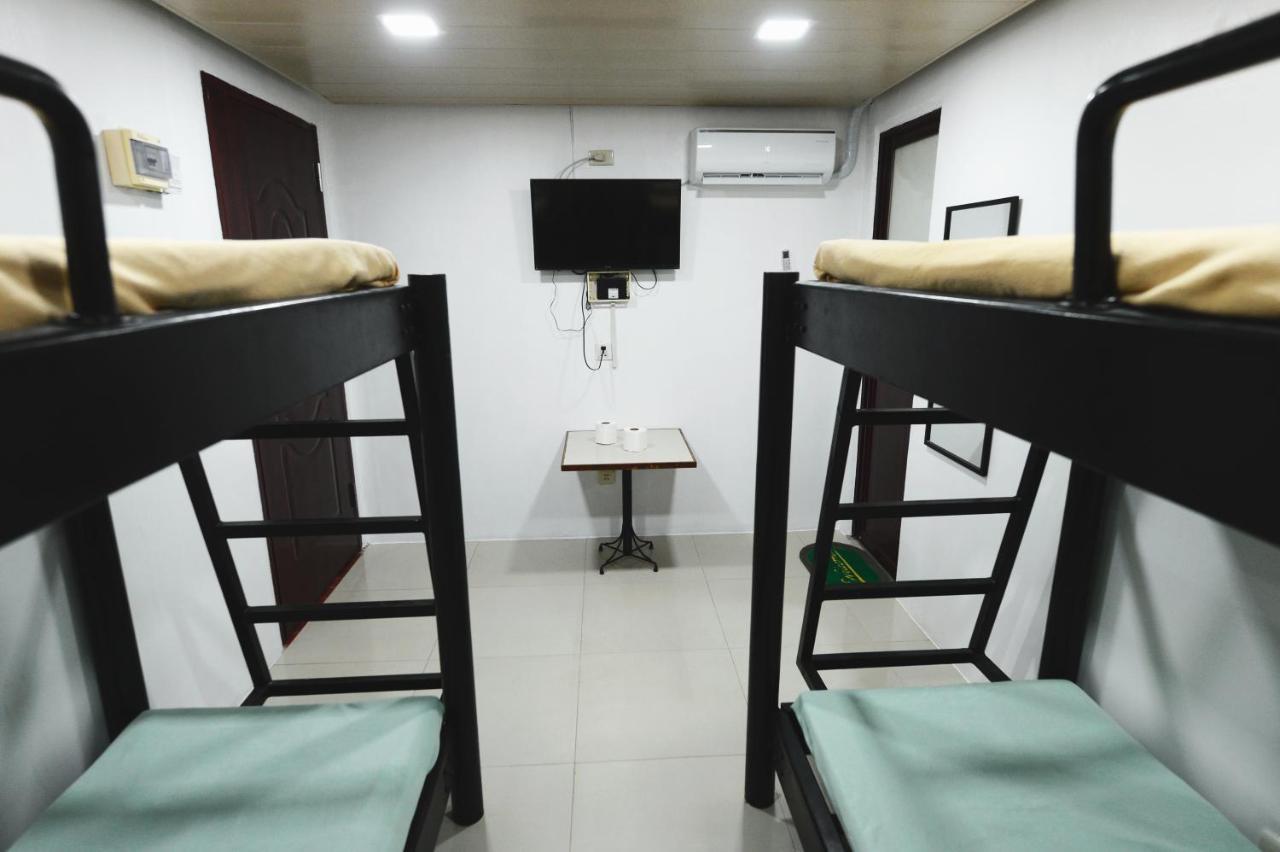 Cebu Courtyard Otel Lapu-Lapu City Dış mekan fotoğraf